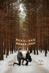 Une demande en mariage hivernale sur la patinoire du Domaine Enchanteur, à Trois-Rivières.