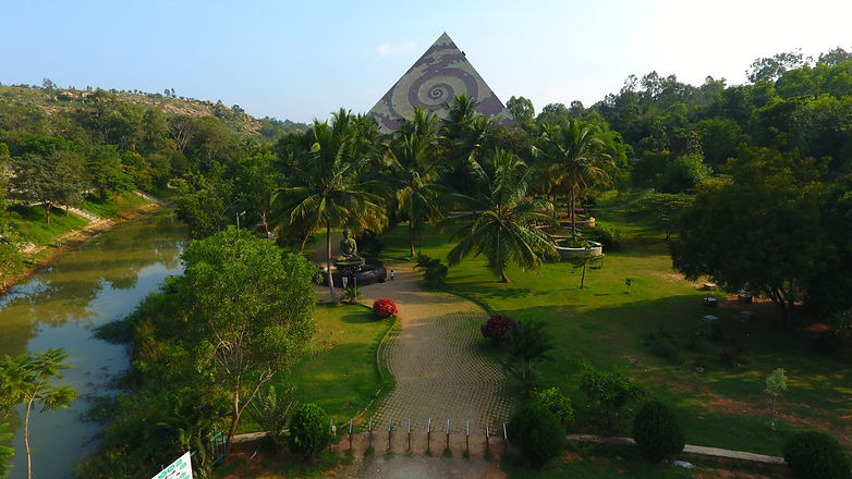 PyramidValley.jpeg