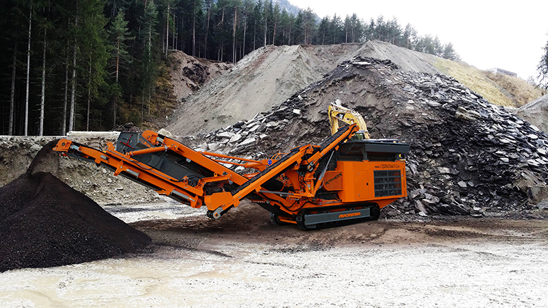 Rockster_Impact-Crusher_Prallbrecher_R1100DS_asphalt_3.png