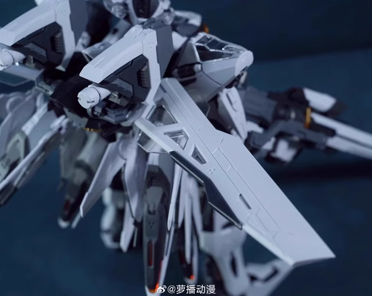 縮圖：蘿播動漫 白露空戰型 Bailu Air Combat Custom 組裝模型