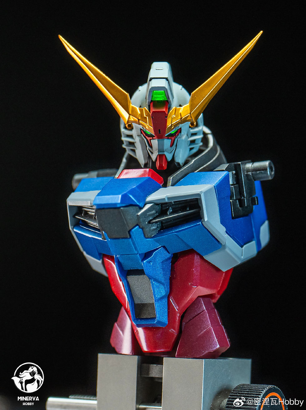 縮圖：[特別訂購] 密涅瓦 MG/MB 1/100 命運高達 Destiny Gundam 頭部 組裝模型 (包眼部燈組)