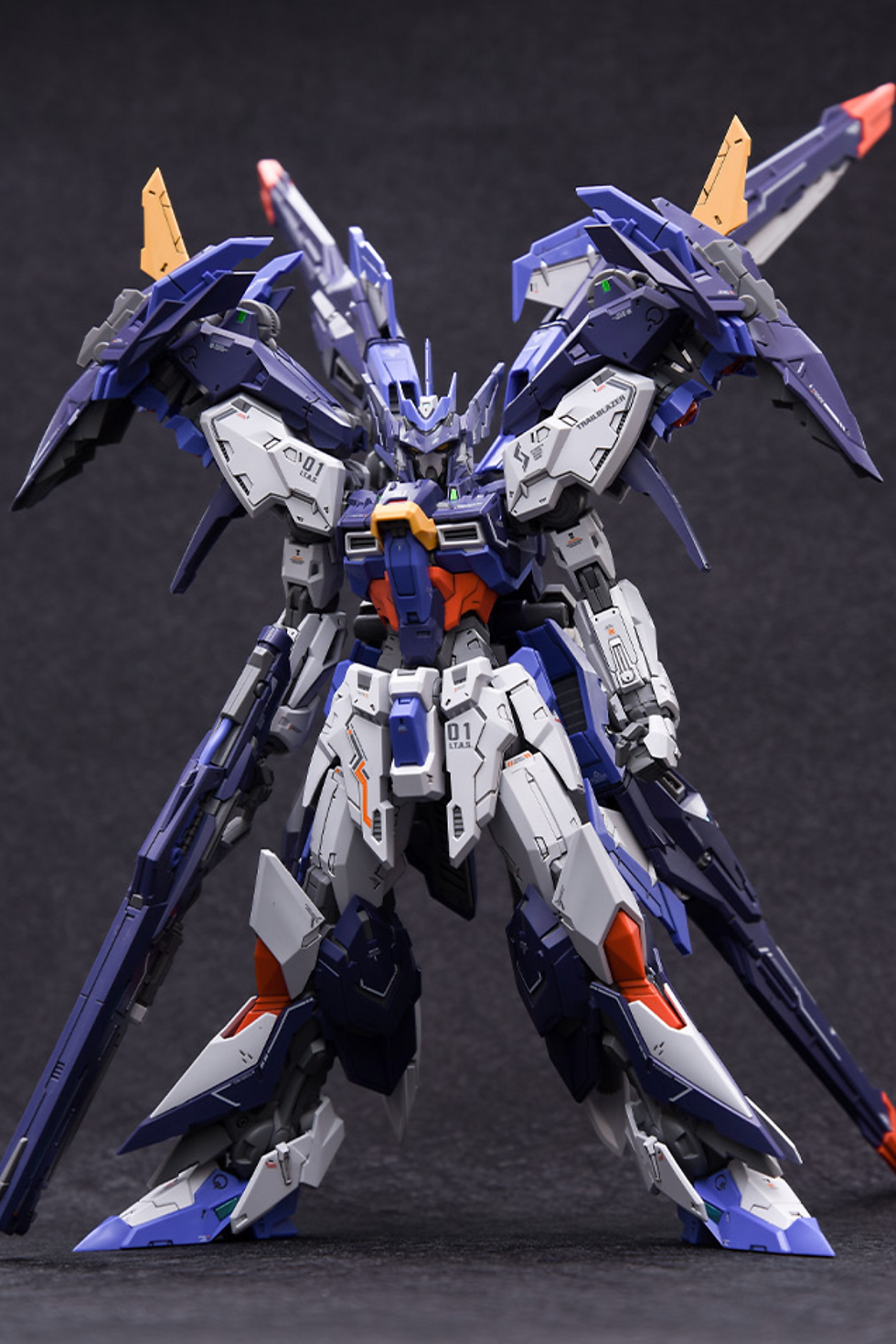 縮圖：[特別訂購] 無限新星 無限維度 In Era+ 1/100 先驅 Trailblazer 組裝模型