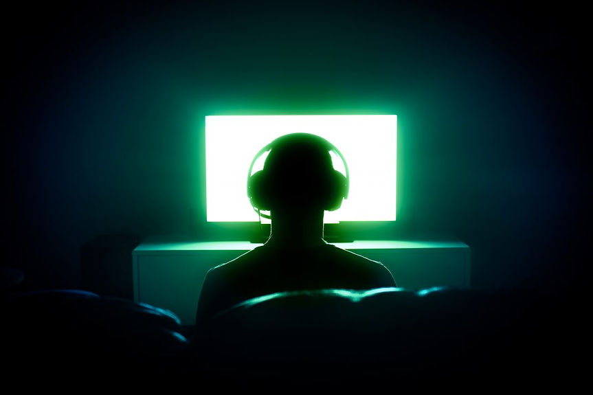 gamer-in-front-of-tv-big-1073x715.jpg