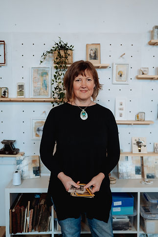 Jane Chipp mixed media collage artist and teacher available for brand partnerships and collaborations