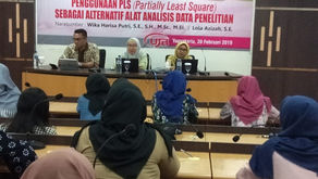 Serial Workshop Metodologi Penelitian " Penggunaan PLS sebagai alternatif alat analisis data"