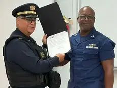 Guardia Costera de los Estados Unidos reconoce la labor de la Policía Municipal de Ponce
