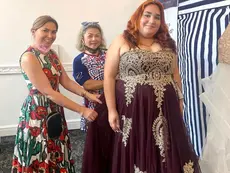 Dona tu traje de noche! Para hacer feliz a una joven en su Senior Prom