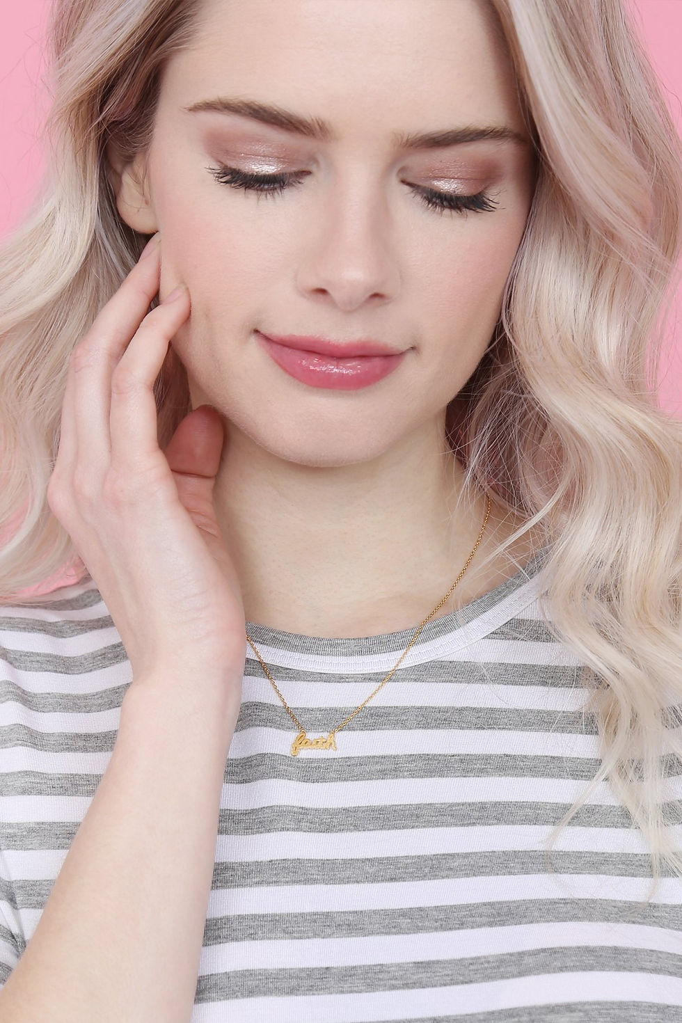 Thumbnail: "Faith" Cast Necklace