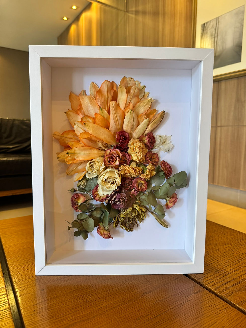 Miniatura: Quadro com Buquê Eternizado 30x40 cm – Flores em 3D