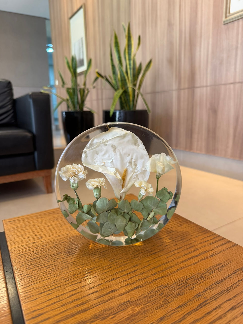 Miniatura: Peça Decorativa Redonda em Resina – 19 cm