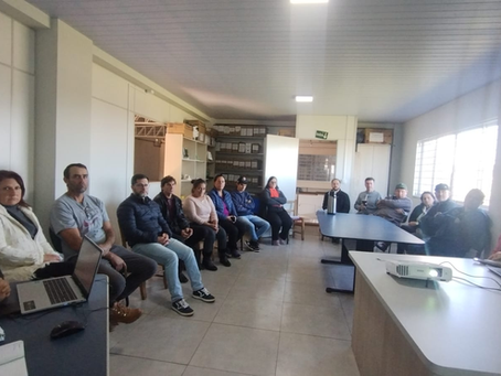 Famílias da CooperFamiliar participam de oficina do Projeto Cultivar em Rede
