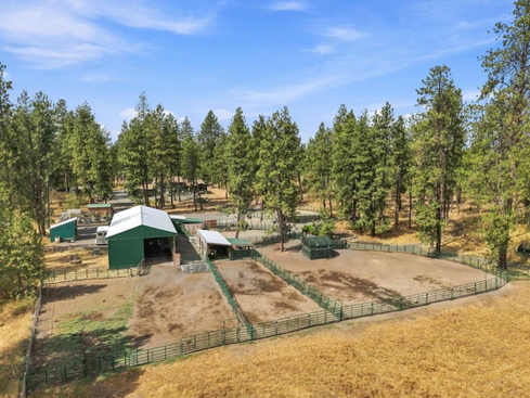 Spokane WA Horse Property with a 130x90 Arena and Round Pen