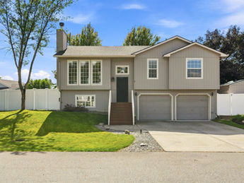 Split-Level Home for Sale in Greenacres, WA Near Orchard Park