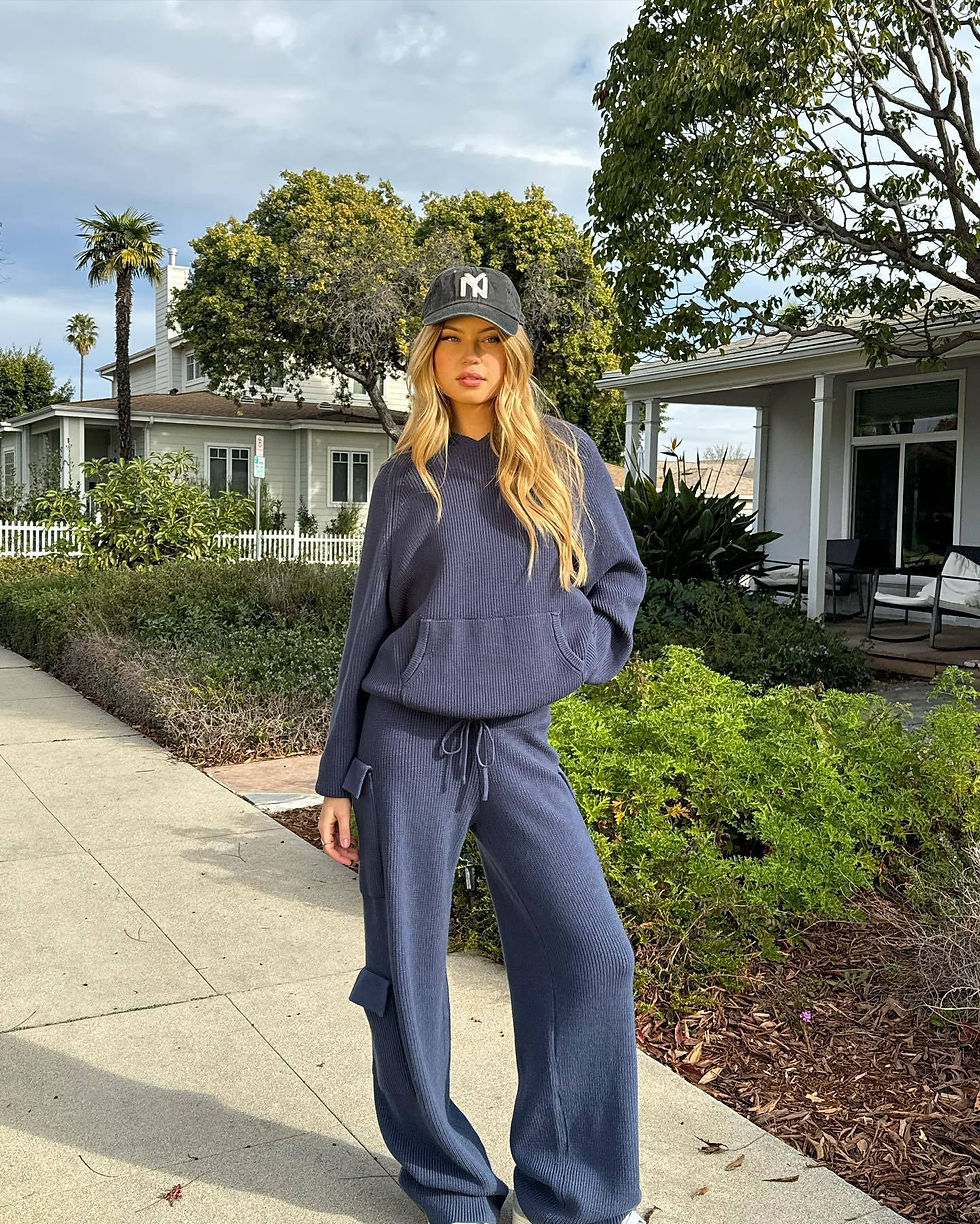 Thumbnail: Women Fashion New Knitted Pocket Straight Pants Two Piece Sets Casual O Neck Hoo