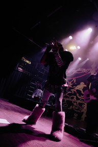 BENEE | by Sarah Silbert for Zany Waves