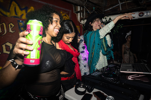 Photo by Emma Zoe Polyak for Zany Waves