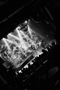 BENEE | by Sarah Silbert for Zany Waves