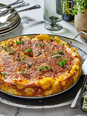 קיש שמנת פטריות על תחתית של תפוחי אדמה