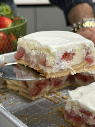 חיתוכיות עוגת גבינה ותותים