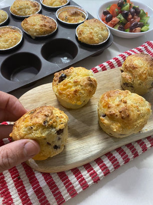 מאפינס / לחמניות מגבינות שנשארו במקרר