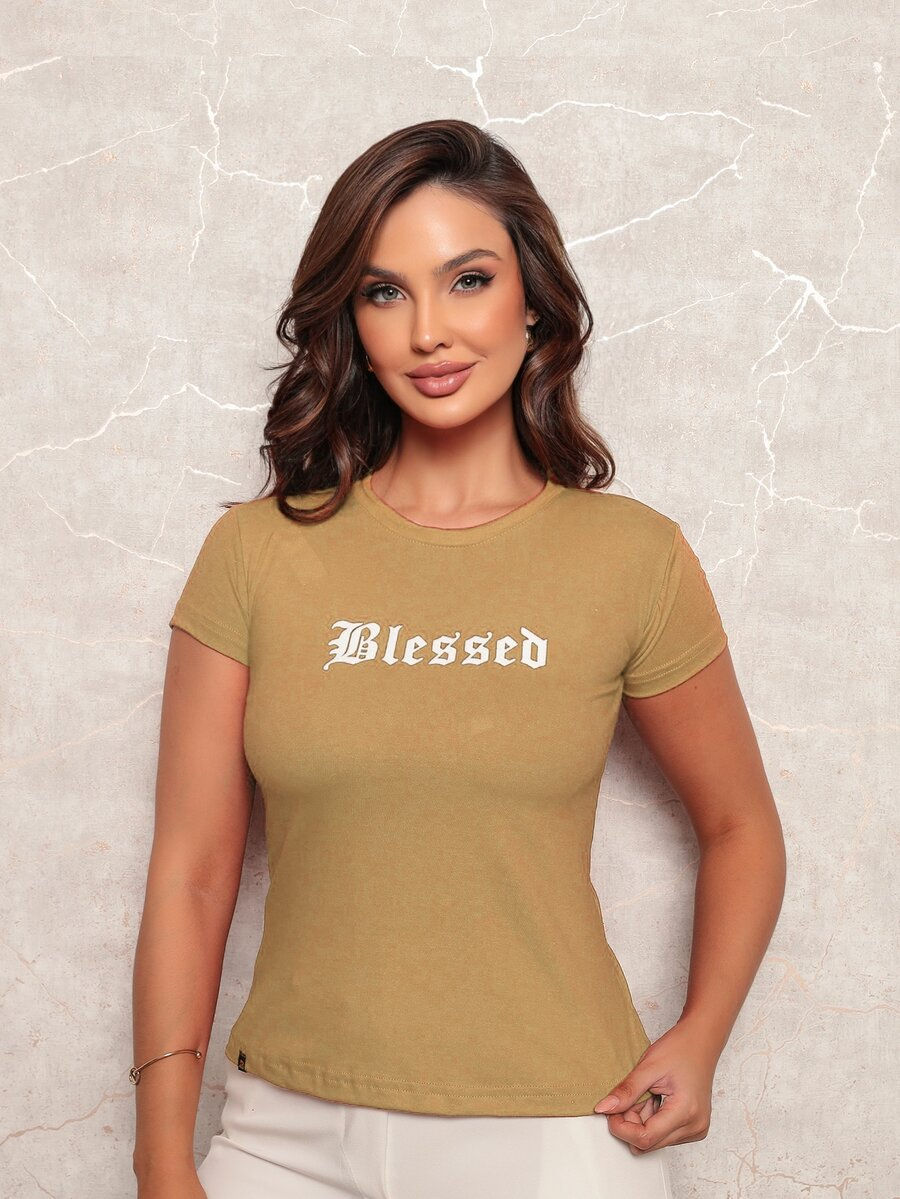 Miniatura: Camiseta Feminina  Conforto, Estilo e Versatilidade para Seu Dia