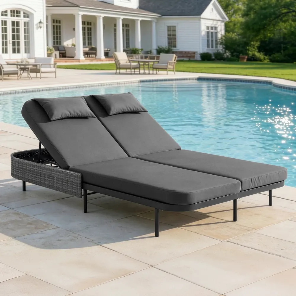 Double wooden lounge chair