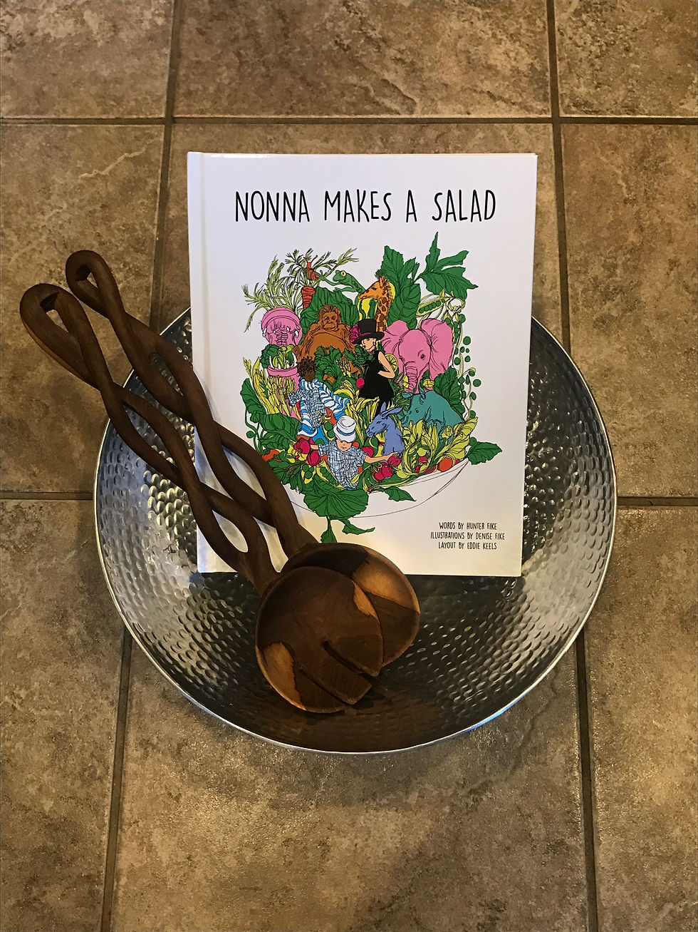 Thumbnail: Nonna Makes A Salad [paperback]