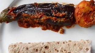 Bharli Baigan-Aloo (Gefüllte Auberginen-Kartoffeln Curry)