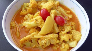 Aloo aur Phool Gobhi (Kartoffel und Blumenkohl Curry)