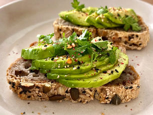 לחם כוסמת ירוקה ממרכיב אחד | ללא גלוטן, טבעוני, קל להכנה.