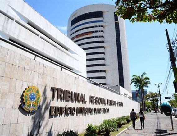 TRF-5 quer avaliar dano ambiental antes de decidir sobre muro em Maracaípe