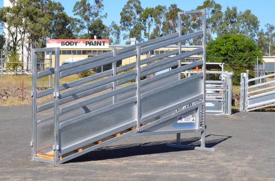 4 Metre Adjustable Loading Ramp