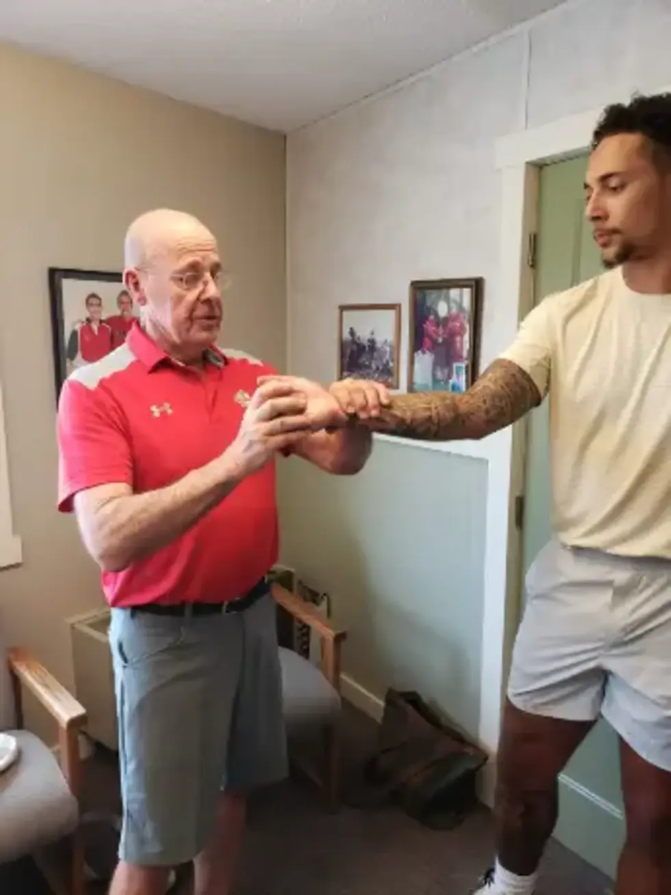 Explaining the principles of spinal function.