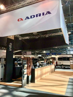 Desk d'acceuil du Stand Adria au Salon des Véhicules de Loisirs de Villepinte