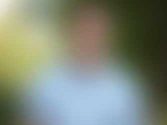 Polo Shirt: Gaya Kasual yang Tetap Terlihat Profesional