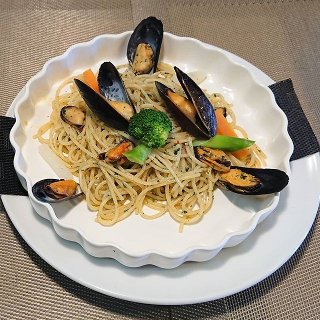 ムール貝と野菜のペペロンチーノ風パスタ1200円