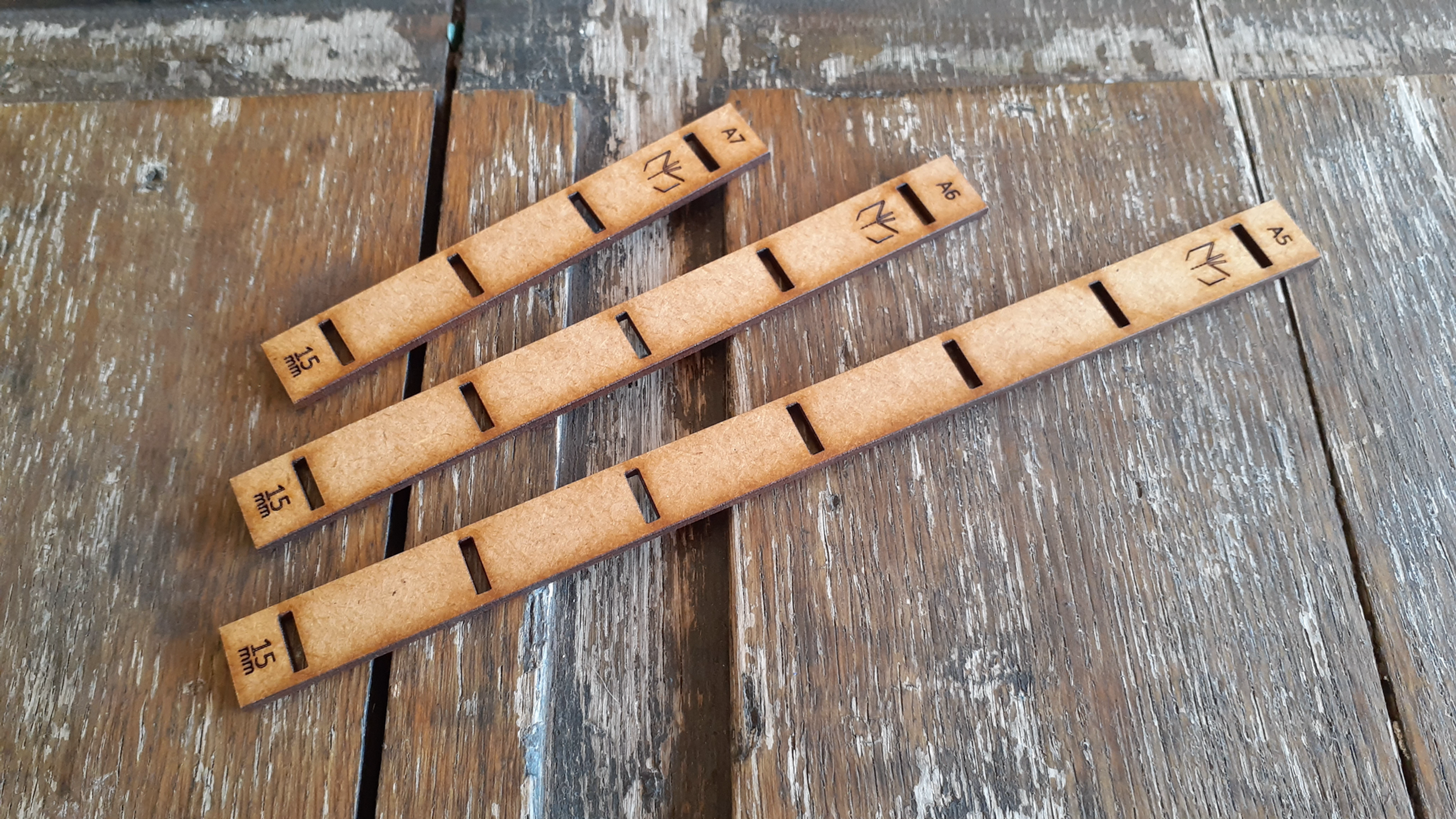 Kit Gabarito A5 A6 A7 Marcações Miolo Serrotado Brochura Réguas Espacadores 15mm