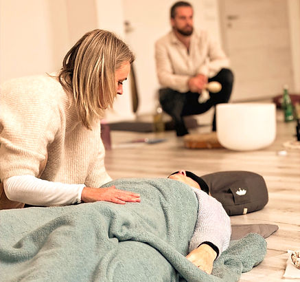 Raum halten bei der Breathwork Ausbildung von Trance Atem Breathwork.