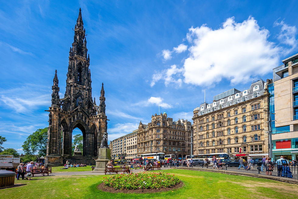 Walk in Princes Street Gardens