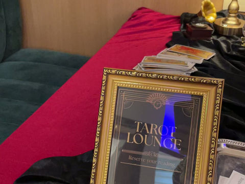 Jazzy Nightlife Tarot Lounge