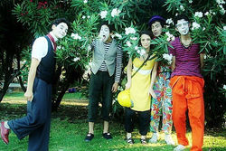 estudiantes de  escuela de mimo 