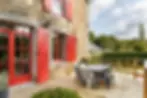 extérieur maison jardin terrasse aire de jeux