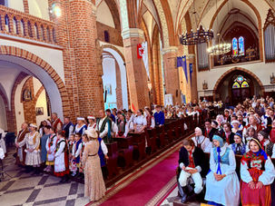 KULTURALNA PODRÓŻ PRZEZ FOLKLOR EUROPY 