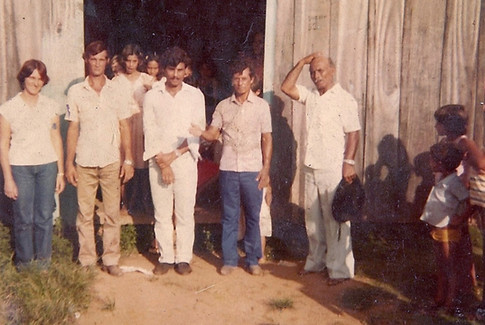 Sr. Eduardo Anchieta (com a mão na cabeça) Em sua homenagem o Estádio Eduardão..jpg
