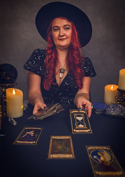 Amy The Kitchen performs a tarot reading in Kansas City