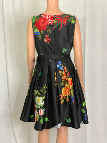 iconic cocktail dresses Women's She’s Sleeveless Floral Mini Dress in Black/Silver Colour:Dark/Brown Model Wearing Size Small 2026 End of Summer SELENA STRAPLESS TUBE DRESS
