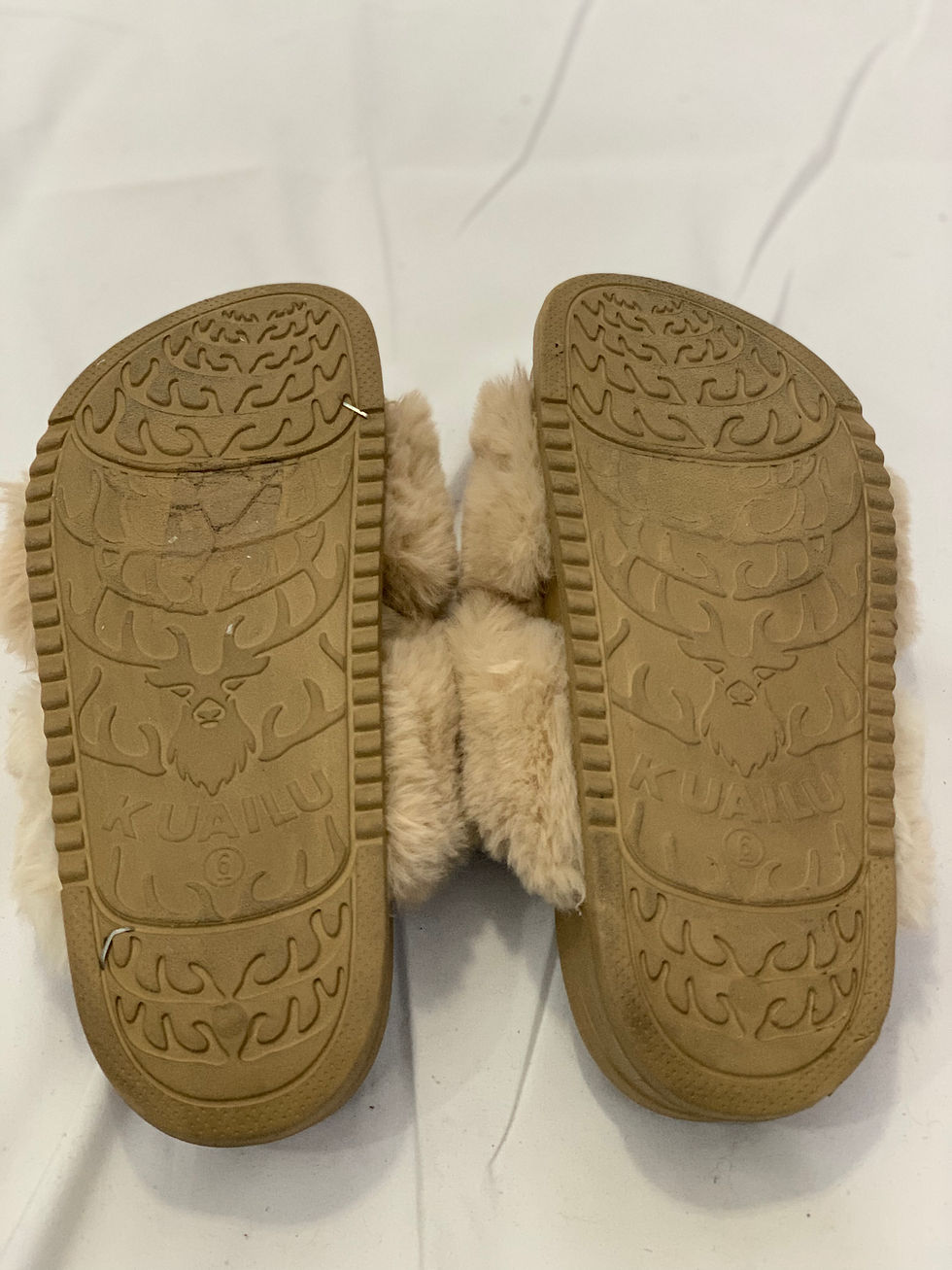 Thumbnail: Kuailu Furry Slippers