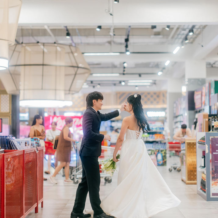 Afterpartybride Mini wedding gown singapore mini wedding gown after wedding gown bespoke gown custom wedding gown make short gowns Singapore custom rom gown
Mini wedding gown keywords
Bride wearing an Afterpartybride mini wedding gown in Singapore, styled as a two-piece convertible wedding gown with detachable skirt — perfect as an ROM gown, after-party dress, or evening gown. Features a short bridal mini dress silhouette with a long overskirt for a custom, 2-in-1 bridal look. Afterpartybride specialises in bespoke and custom wedding gowns in Singapore, including mini bridal gowns, long wedding gowns, mini with skirt wedding gowns, and little white dresses. Explore our bridal shop in Singapore for unique after party bride styles and modern short wedding gowns tailored for ROM, solemnisation, or reception wear.
Wedding gown keywords
Afterpartybride is a local designer bridal shop in Singapore offering exclusive designer wedding gowns for modern brides. Our bridal boutique features custom-tailored bridal gowns, mini gowns, and fine art wedding pieces. As a top wedding brand bridal studio Singapore, we focus on perfect fit, high quality craftsmanship, and luxurious design details. Discover our wedding packages in Singapore at our affordable yet high-end bridal studio — perfect for brides searching for a wedding gown Singapore, bridal shop Singapore, or wedding studio near me.
Afterparty Occassion use Keywords
Afterpartybride is a Singapore bridal studio offering modern brides a curated collection of mini wedding gowns, after party gowns, 2-in-1 wedding gowns, convertible bridal gowns, and 2-piece gowns. From cocktail gowns and jumpsuits to evening gowns and reception looks, each piece is crafted with detail and custom fit. Perfect for overseas weddings, pre-wedding shoots, and gown rental for overseas photoshoots. Discover reception gowns, mini gowns with skirts, and bespoke wedding gowns at one of Singapore’s top local designer bridal studios.
Behind the scenes
Behind-the-scenes wedding and event videography by Afterpartybride capturing candid, documentary-style moments with multi-angle iPhone cinematic filming, including on-site coverage for your chosen hours, a pre-event content planning call, a full unfiltered gallery delivered within 48 hours, two edited 1-minute Instagram reels delivered within 48 hours, and a dedicated main videographer documenting weddings, ROM, proposals, bridal showers, bachelorette parties, pre-wedding shoots, gala dinners, fashion events, talks, launches and personal prep-day stories across Singapore. Content creators. Behind the scenes videography.