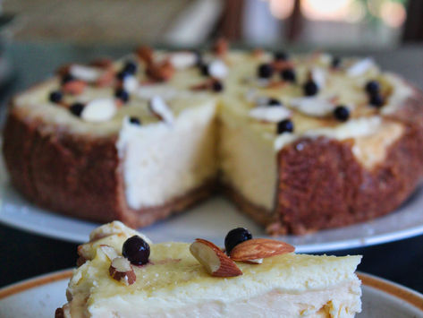 Baked Classic Caramel Cheesecake 