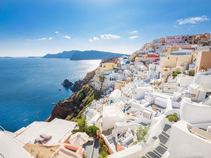 Qatar Airways Launches Flights to Colourful City of Santorini